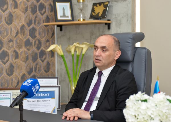 "Müəllimə hörmət ailədə aşılanmalıdır" - Millət vəkili