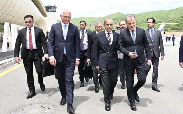 Pakistani PM's plane lands at Lachin International Airport