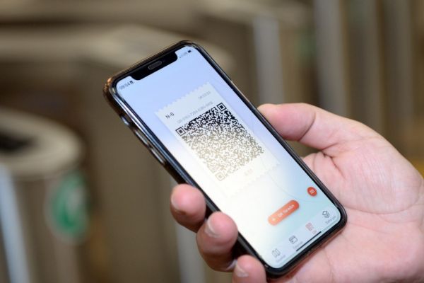 İctimai məkanlarda saxta QR-lar vasitəsilə vətəndaşlar aldadılır