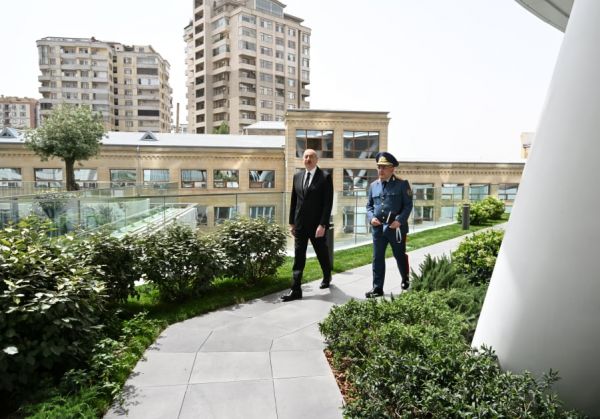 İlham Əliyev DGK-nın yeni inzibati binasının açılışında iştirak edib
