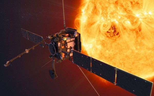 “Solar Orbiter” zondu ilk dəfə Günəşin cənub qütbünün təsvirini əldə edib