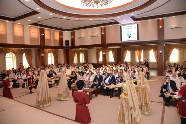 “Uşaqlarla peşəkar əlaqə” adlı multidissiplinar konfrans keçirilib