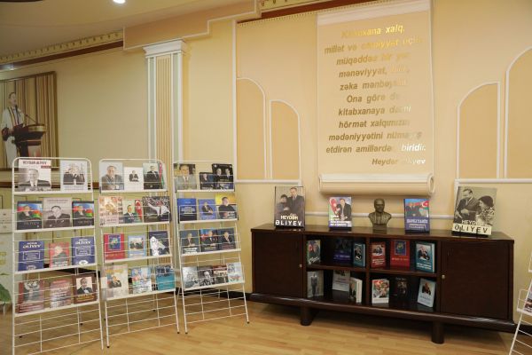 BDU-da “Qurtuluşumuzun Suverenlik yolu” adlı kitab sərgisi