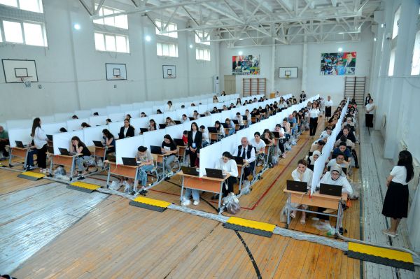 Paytaxt üzrə 528 təhsilverən sertifikatlaşdırma prosesinə dəvət olunub