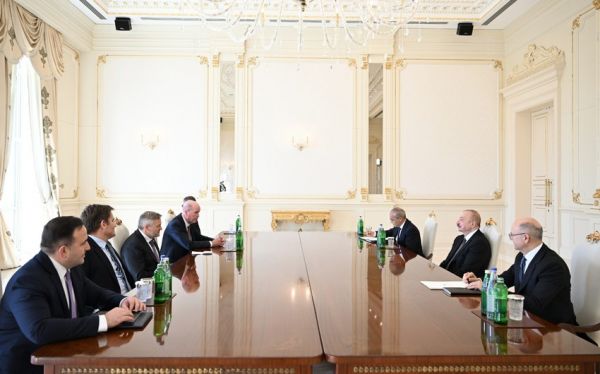 İlham Əliyev BP şirkətinin baş icraçı direktorunu qəbul edib