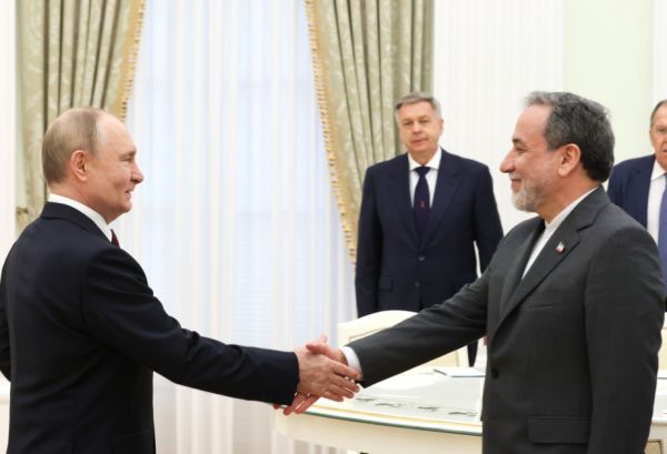 Арагчи передал Путину теплые пожелания от Хаменеи и Пезешкиана