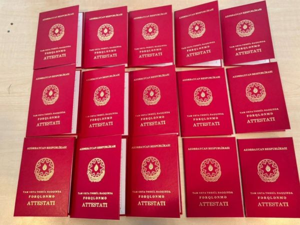Naxçıvanda məktəbi fərqlənmə attestatı ilə bitirənlərin sayı artıb