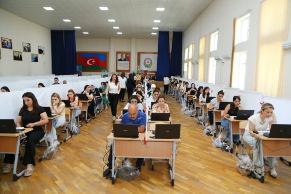 Paytaxt üzrə 1 550 fizika və informatika müəllimi sertifikatlaşdırma prosesinə dəvət olunub
