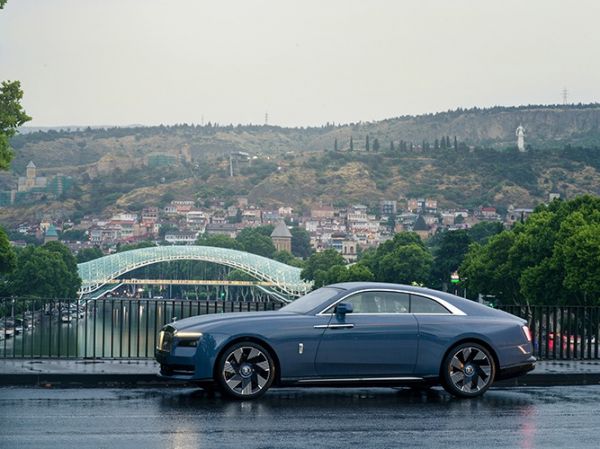 Rolls Royce Motor Cars Baku iki yeni Rolls-Royce modelini Tbilisidə təqdim etdi - VİDEO - FOTOLAR