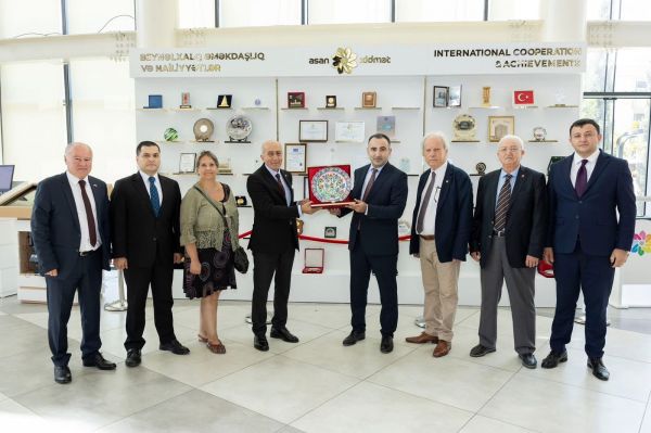 Türkiyənin media nümayəndələri "ASAN xidmət"də - FOTOLAR