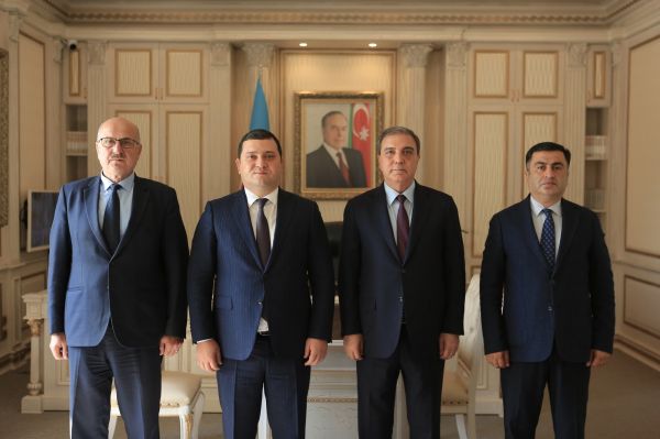 Niyazi Bayramov Şöhrət Qəhrəmanovla görüşüb