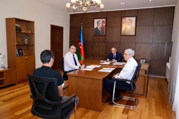 Baş prokuror Qəbələdə vətəndaşların müraciətlərini dinləyib