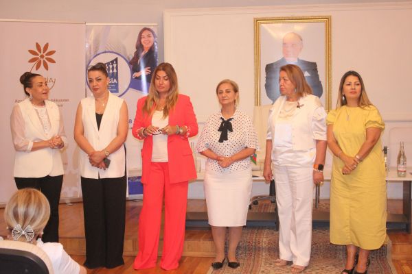 “Qadın Sahibkarlığa Yeni Nəfəs” Forumu Gəncədə keçirildi