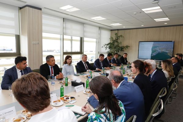 ABŞ-nin biznes nümayəndə heyəti Bakı Limanında olub