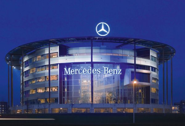 “Mercedes-Benz”in xalis gəliri ötən il iki dəfə azalıb