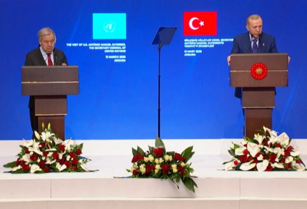 Turkish president presents international peace award to UN chief