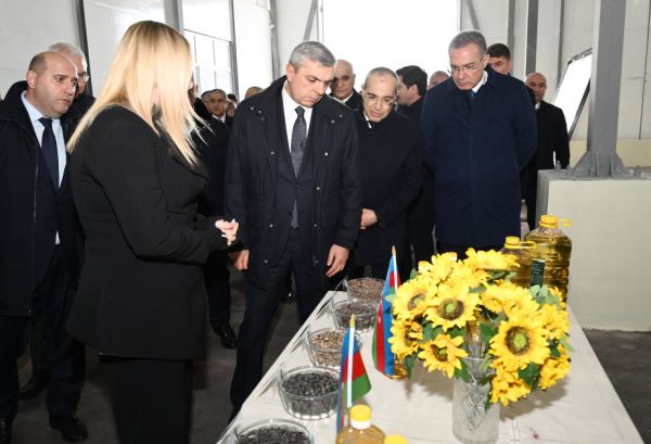 Проведен осмотр завода по производству подсолнечного масла в поселке Гырмызы Базар Ходжавенда