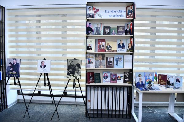 ADNSU -da “Heydər Əliyev nəşrlərdə” adlı kitab sərgisi təşkil olunub