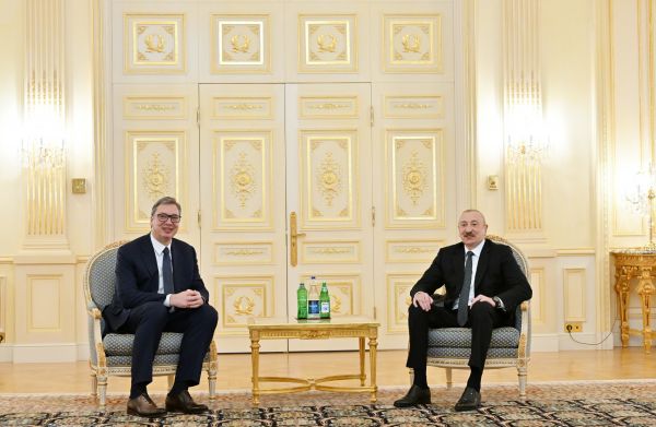 İlham Əliyev Serbiya Prezidenti ilə görüşüb