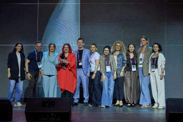Azercell “Baku Flames” festivalında ilin “Ən Yaxşı Yerli Brend”i seçildi