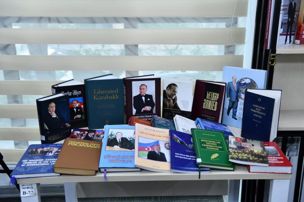 “Azərbaycanın dövlət müstəqilliyi əbədidir, sarsılmazdır” adlı kitab sərgisi