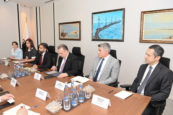 SOCAR President Meets with Shell Executive Vice President