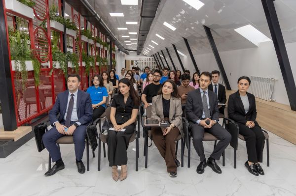 “Rəqəmsal sənət” adlı süni intellekt sərgisi layihəsi başa çatıb