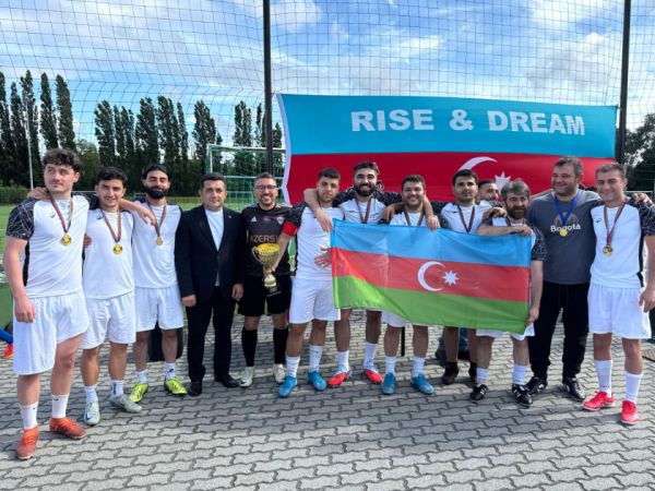 Brüsseldə 3-cü Suqovuşan Beynəlxalq mini-futbol turniri - FOTOLAR