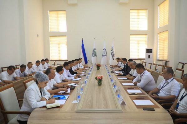 ADNSU-nun professoru Termiz Dövlət Universitetində səfərdə olub