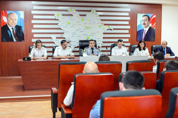 Gömrük əməkdaşları üçün insan alverinə qarşı mübarizə mövzusunda təlim keçirilib