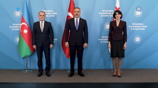 Azərbaycan, Türkiyə və Gürcüstan xarici işlər nazirləri İstanbulda görüşüblər