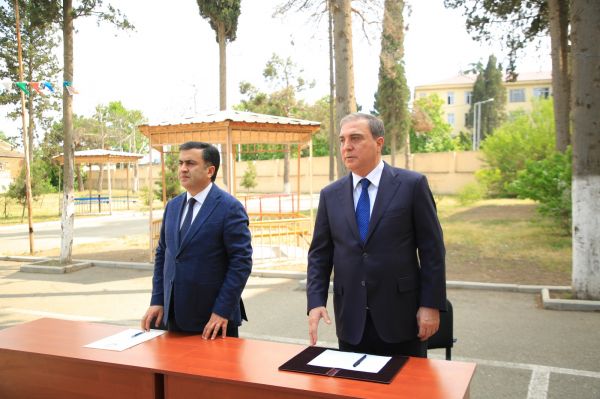 Niyazi Bayramov şəhər sakinləri ilə növbəti səyyar görüş keçirib