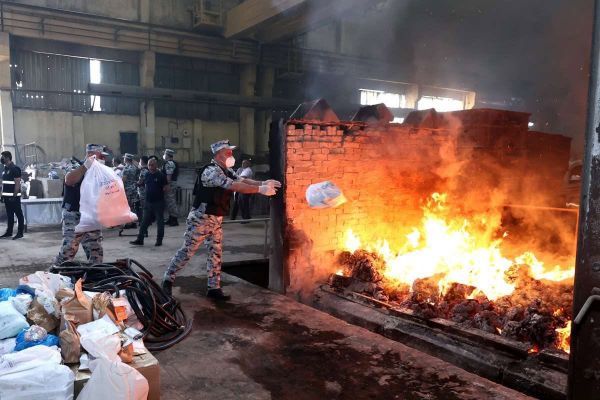 Gömrük orqanlarının qanunsuz dövriyyədən götürdüyü narkotiklər məhv edilib - FOTOLAR