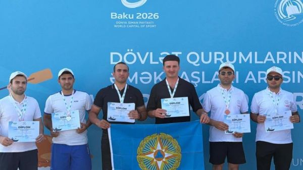 FHN-in əməkdaşları avarçəkmə yarışında qızıl medal qazanıblar