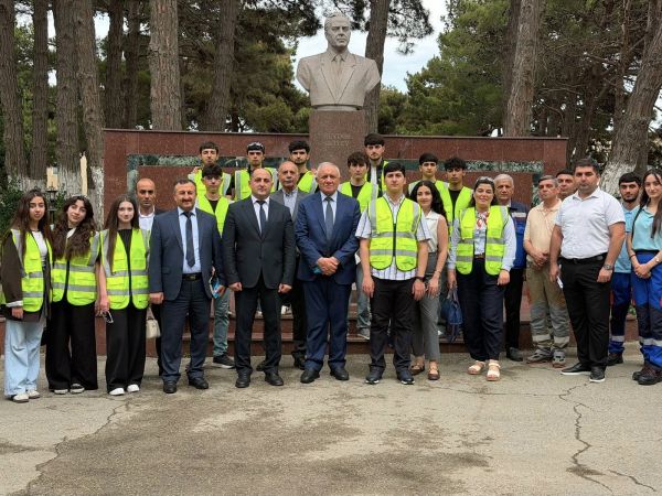 AzTU əməkdaşları və tələbələri “Radioquraşdırma Zavodu” MMC-yə səfər edib