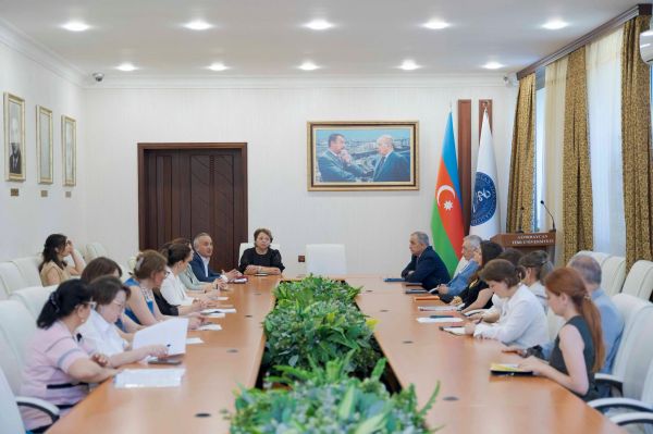 ATU-da tibb ixtisasları üzrə yeni tədris proqramlarının növbəti müzakirəsi keçirilib