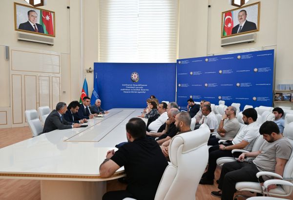 Zərgərlik məmulatlarının satışı sahəsində fəaliyyət göstərən sahibkarlarla maarifləndirici görüş keçirilib