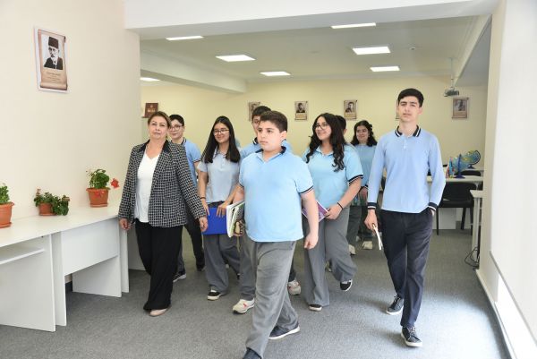 Şagirdlər Heydər Əliyev irsini öyrənib