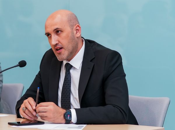 Ekspert: “Huawei”in filmi Xınalığın timsalında rəqəmsal inkişafın nəticələrini ortaya qoyur