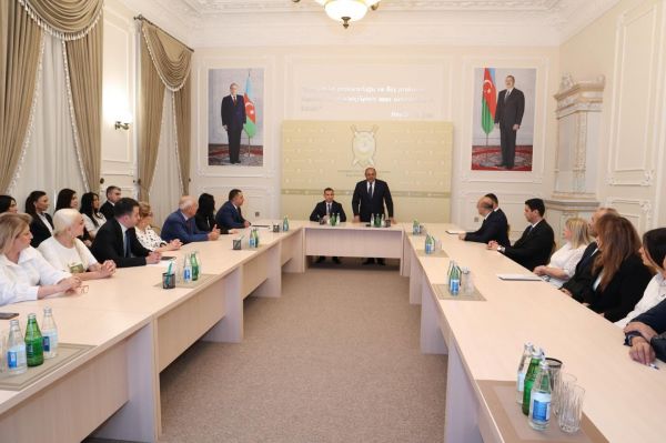 “Dövlət qulluqçularının peşə bayramı günü münasibətilə Baş Prokurorluqda tədbir keçirilib