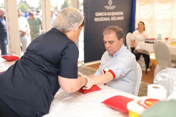 Aşura günündə Gəncədə könüllü qanvermə aksiyası keçirilib