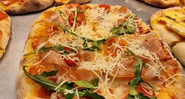 Dünyanın ən bahalı 5 yeməyi: beluqa kürüsü ilə 10 min avroluq pizza