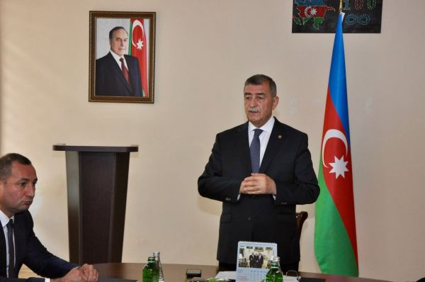 İlqar Abbasov şəhidlərin ailə üzvləri ilə görüşüb