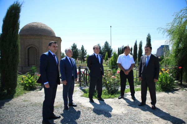 Comərd Qəssab türbəsinin ətrafında abadlıq işləri görülüb