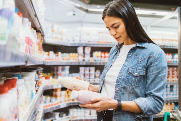 Kefir, yoxsa qatıq: bağırsaq üçün hansı daha sağlamdır?