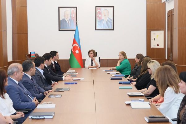 Daimi dövlət qulluğuna qəbul edilən əməkdaşların andiçmə mərasimi keçirilib