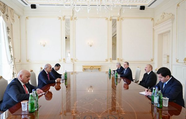 İlham Əliyev İordaniya Baş nazirinin müavinini qəbul edib
