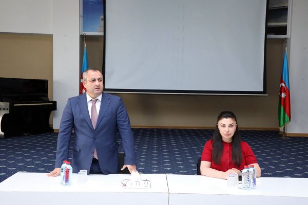 Suraxanıda vətəndaşlarla növbəti səyyar qəbul keçirilib