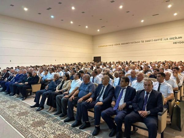 Görkəmli ədəbiyyatşünas Əsəd Cahangirlə ədəbi-bədii görüş keçirilib