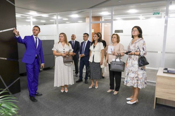 Moldova nümayəndə heyəti “DOST Çağrı Mərkəzi 142”-nin fəaliyyəti ilə tanış olub